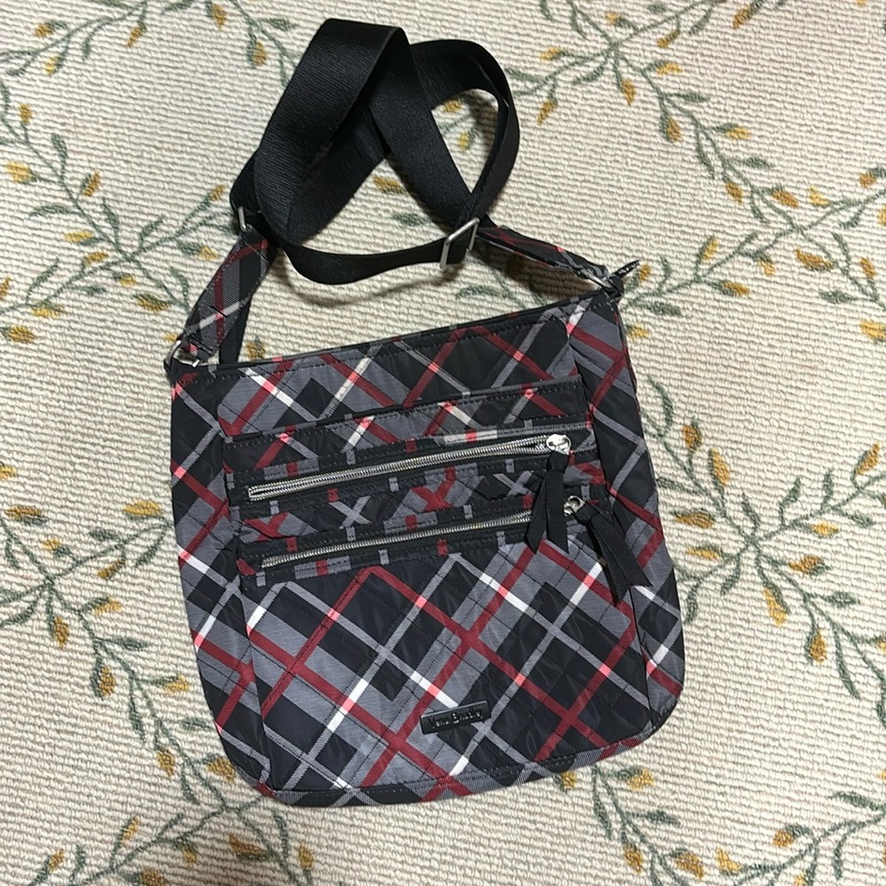 Vera Bradley Crossbody.Very good condition.Clean
